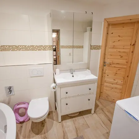 V Roprachticich U Vysokeho Nad Jizerou Apartman *